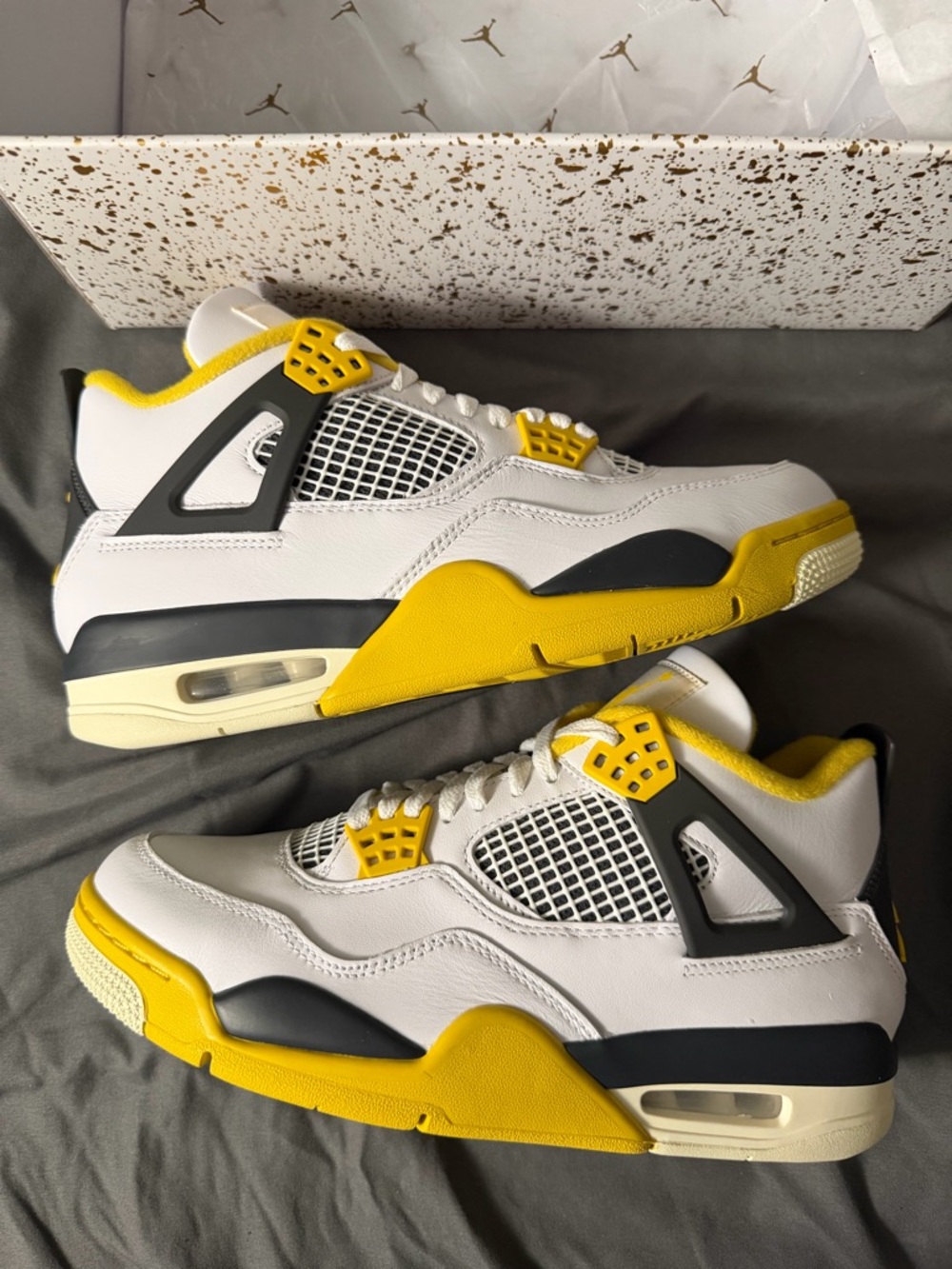 Jordan 4 Retro ‘Vivid Sulfur’ Size 8M